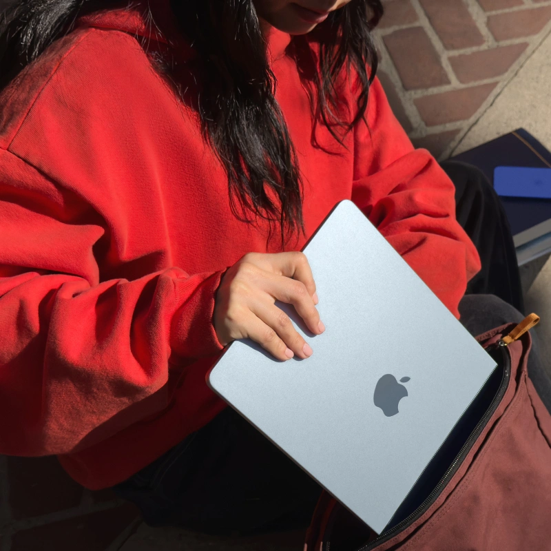 Apple MacBook Air 15" 2026 1Тб Серебристый (MDVC4) (M5, 10-ядер CPU/10-ядер GPU, 24Гб, 1Тб SSD). Фото 7